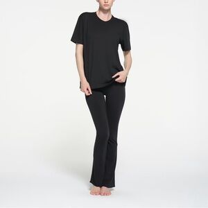 SKIMS Oversized Relaxed Fit Tee in Onyx - Large